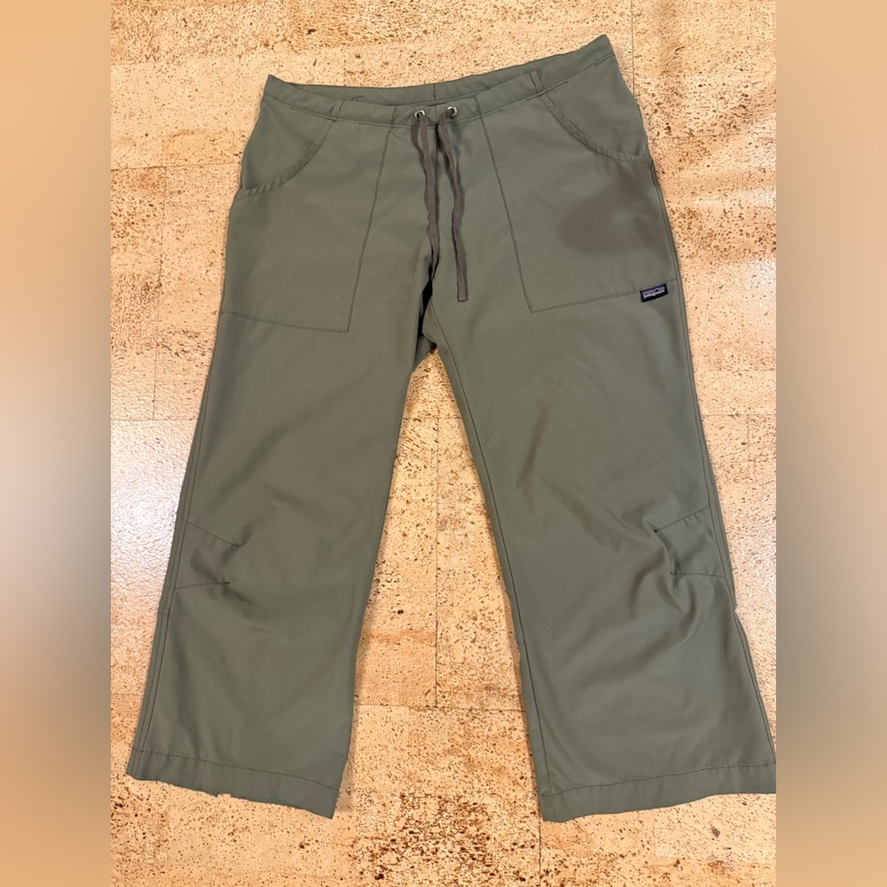 Patagonia Wide Leg  All-Out Athletic Capris Size Women’s 2